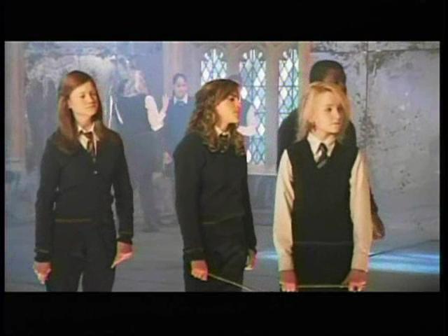 La Ginny, l'Hermione i la Luna a la sala de la Necessitat
