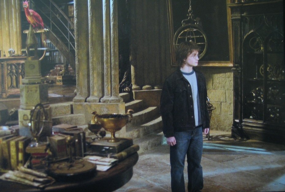 Harry al despatx del Dumbledore
Keywords: Harry al despatx del Dumbledore